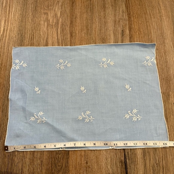 Vintage Table Placemats Blue White Floral Embroidered Cottagecore Classic Lot 4 - Picture 3 of 6